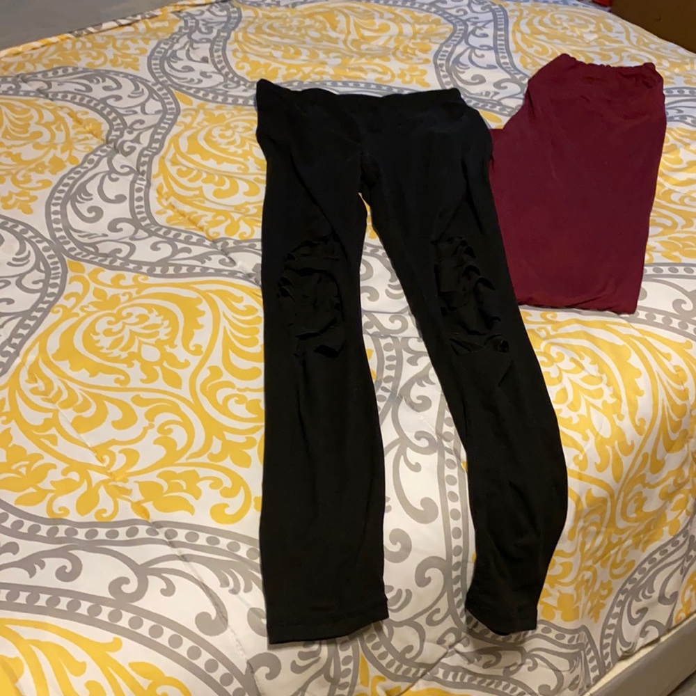 Set of 2 leggings S, very stretchy will fit 0-10